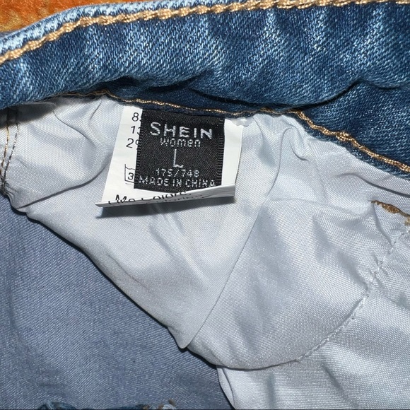 Patch work SHEIN bell bottom jeans 🌸 - Picture 2 of 2